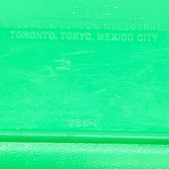 Vintage 70s Jadeite Tupperware Set-Reversible Grater and Colander w/Lid-786-1 - Picture 9 of 9